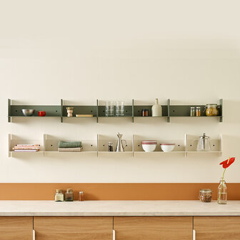 tiptoe pli shelves in keuken