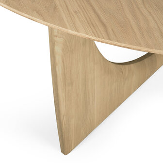 Ethnicraft Geometric rount table oak