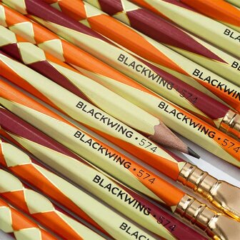 Blackwing Volumes Vol. 574